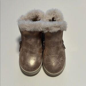 Cynthia Rowley Baby Boots in Rose Gold size 7